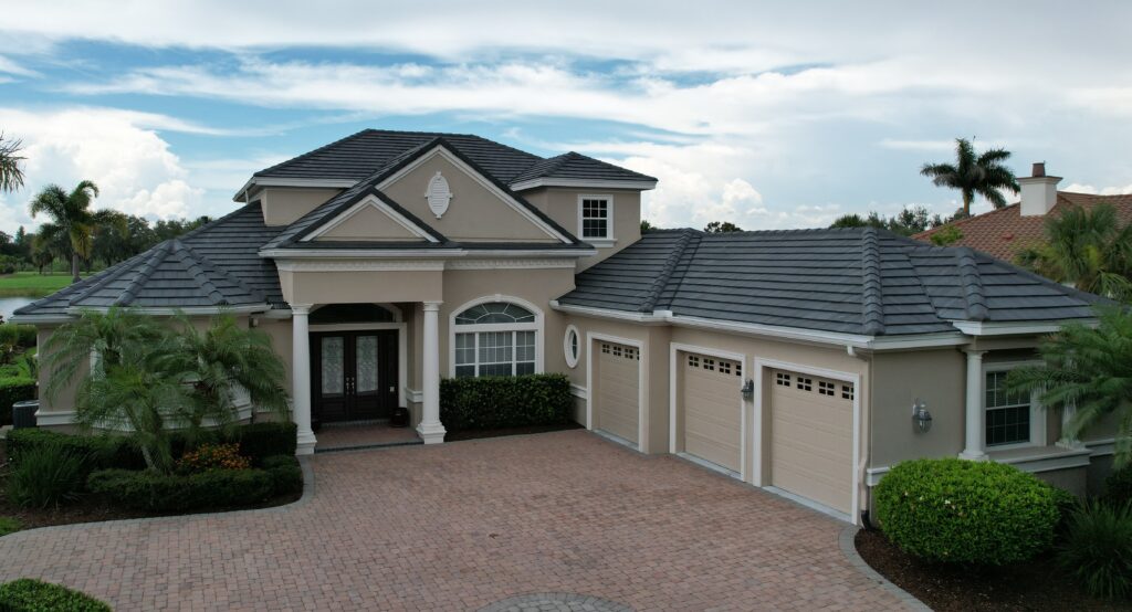 Westlake Saxony 900 Slate Dark Charcoal Blend Tile Roof